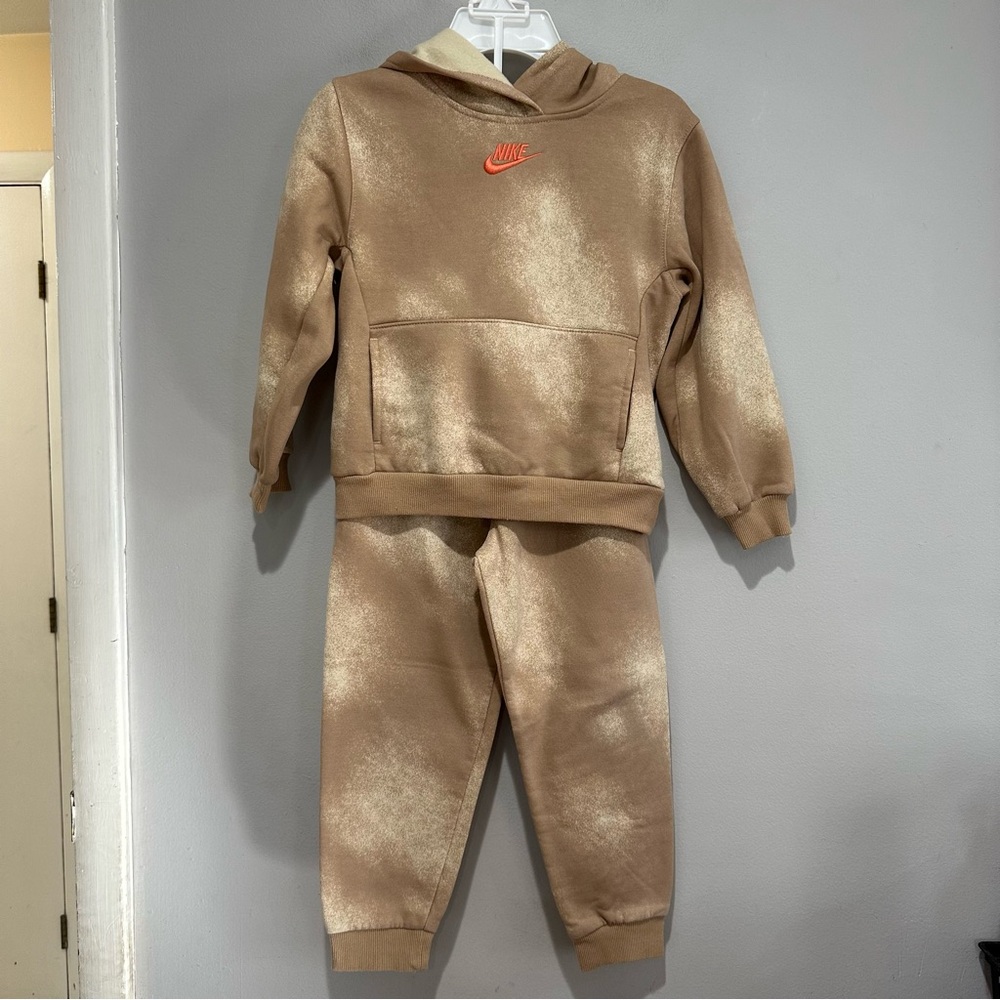 Nike Embroidered Logo Hoodie & Joggers Set Brown Tan Orange Size 6 - 7 Years